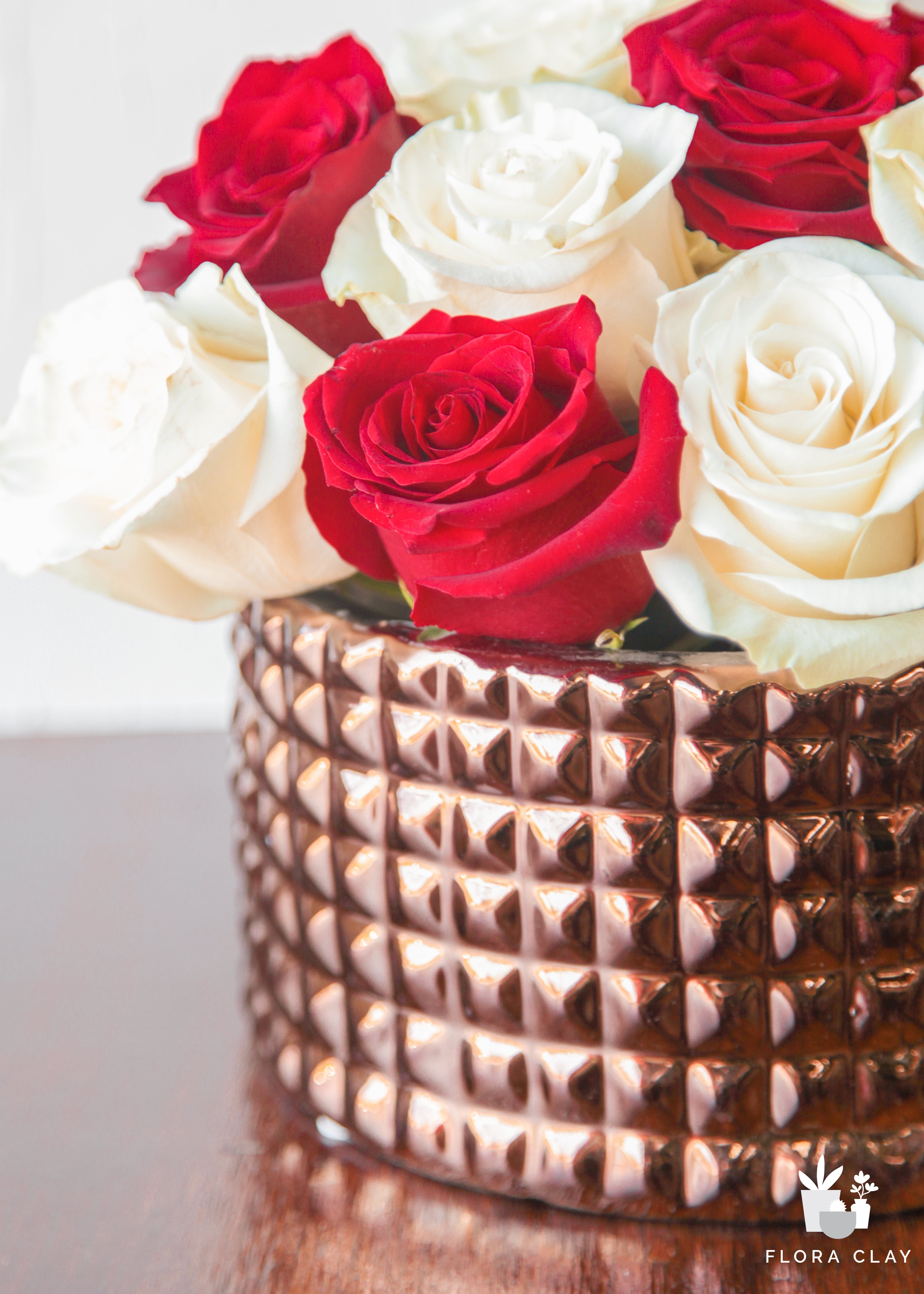 je-vous-aime-flower-arrangement-floraclay-5.jpg