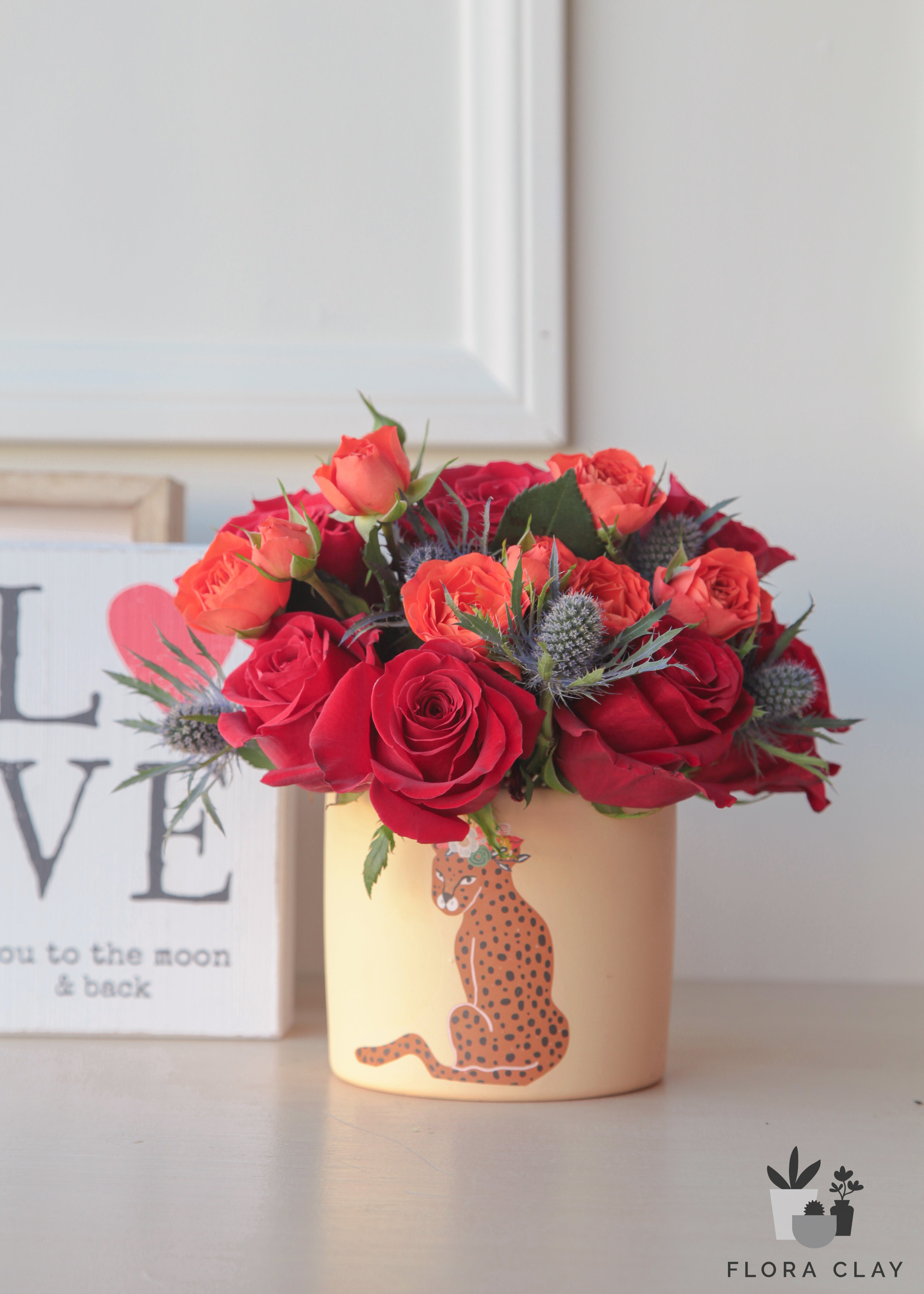 leo-love-flower-arrangement-floraclay-3.jpg
