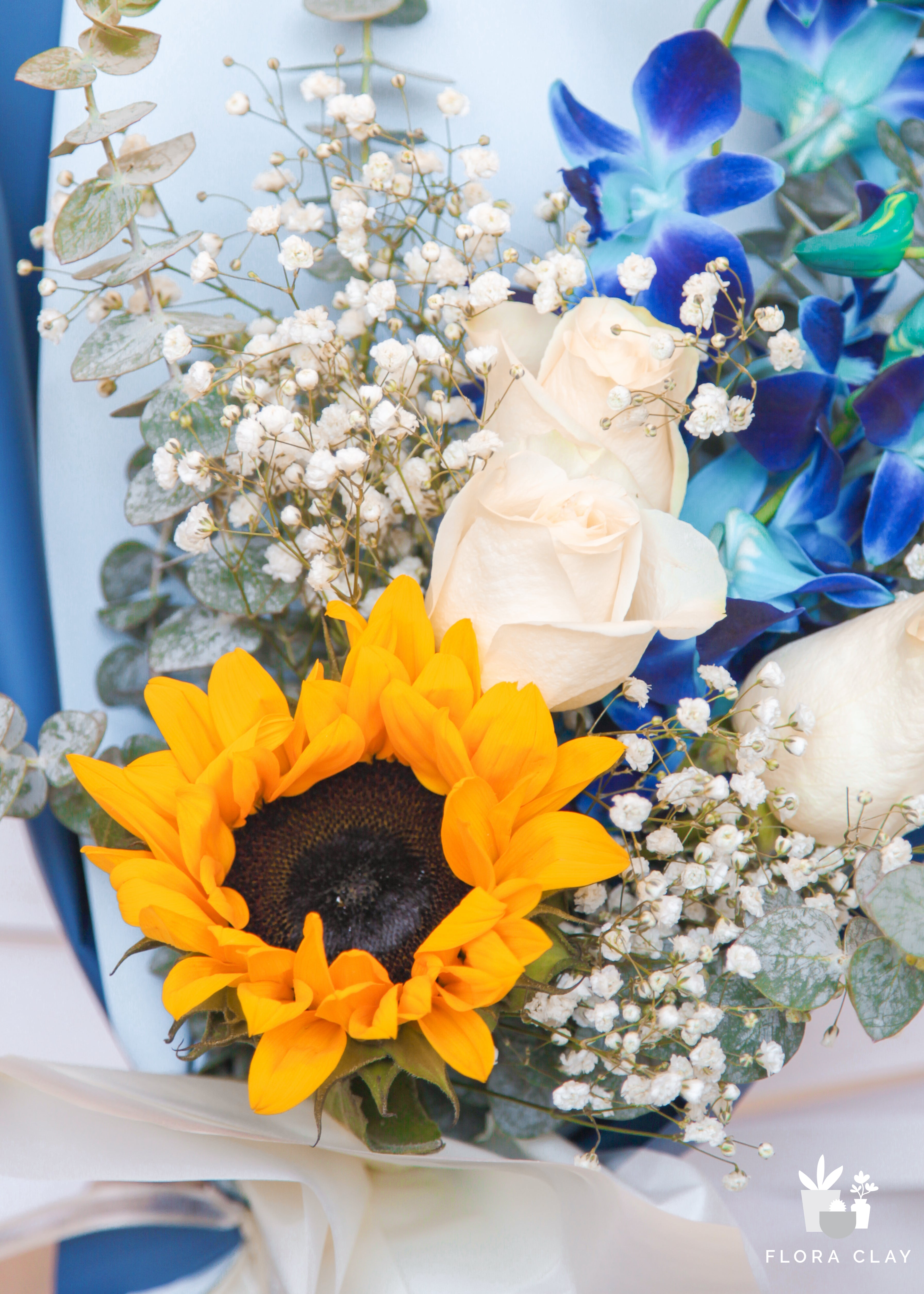 mini-blue-and-gold-flower-bouquet-floraclay-3.jpg